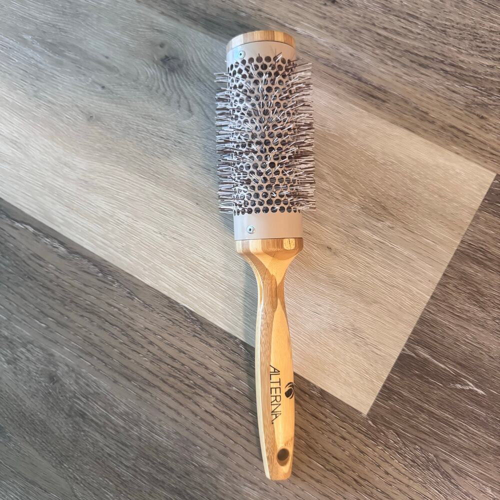 Alterna Round Hair Brush Wooden handle
